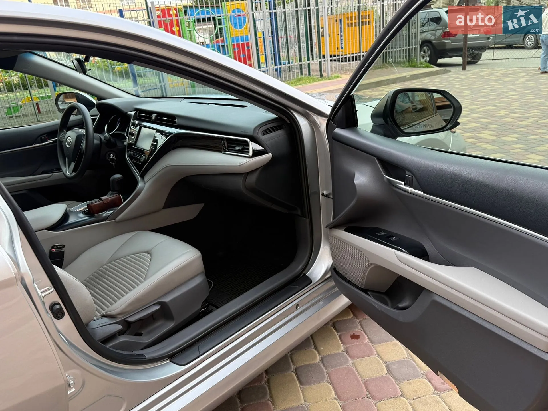 2018 Toyota Camry - мініатюра 16