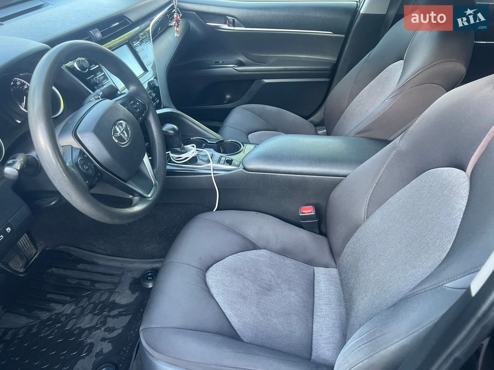2017 Toyota Camry - мініатюра 19