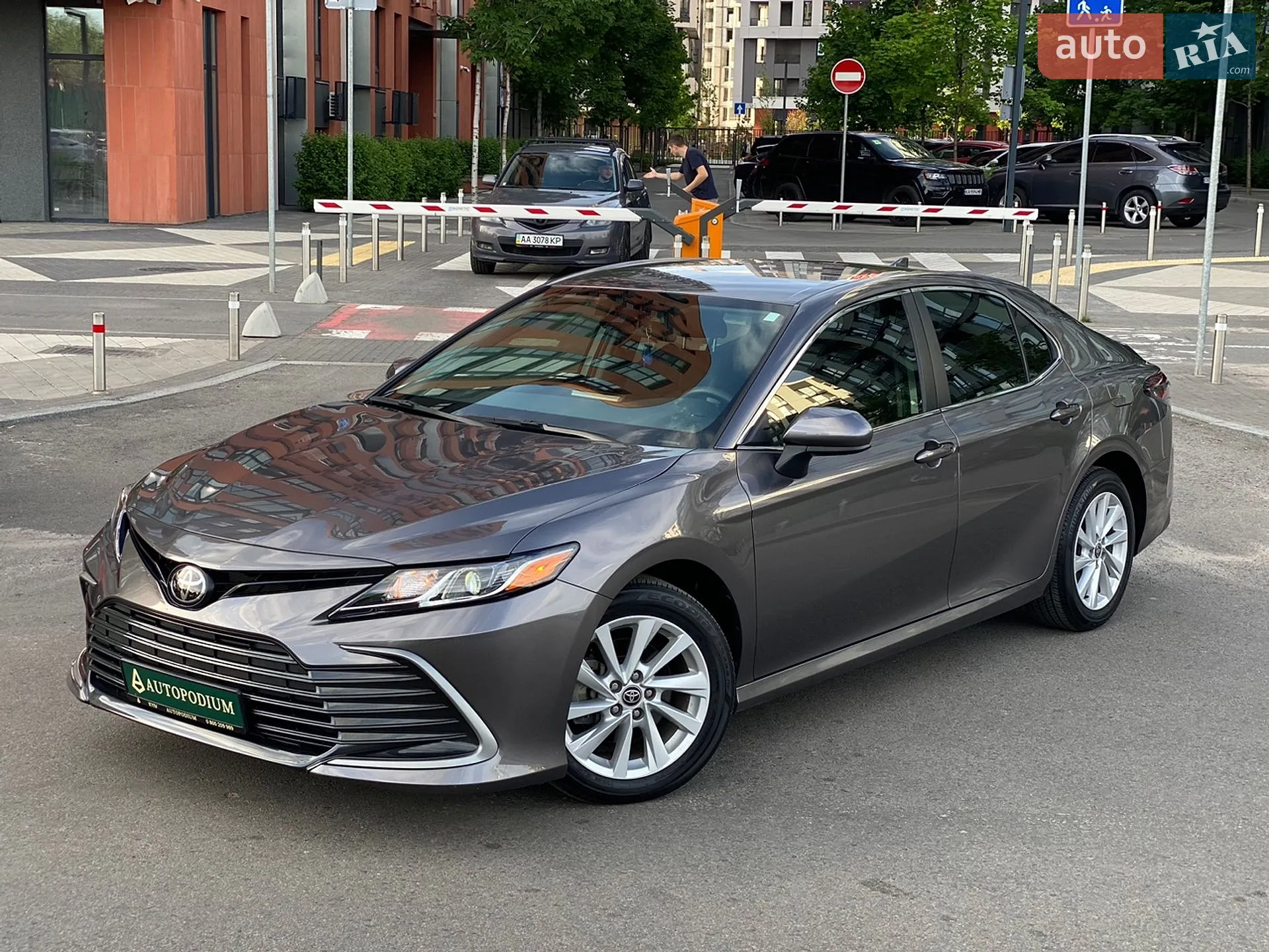 2021 Toyota Camry - мініатюра 2