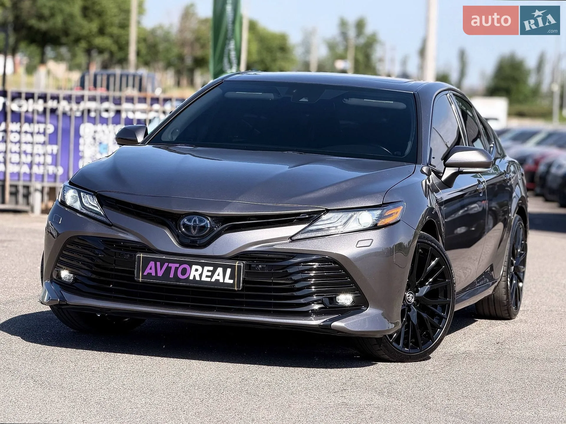 2020 Toyota Camry - фото 1
