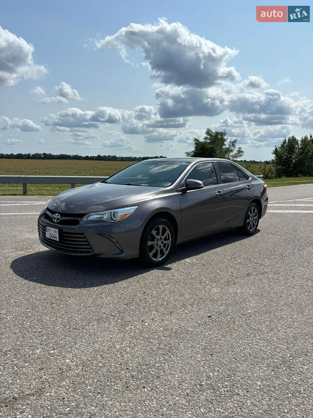 2015 Toyota Camry - фото 1