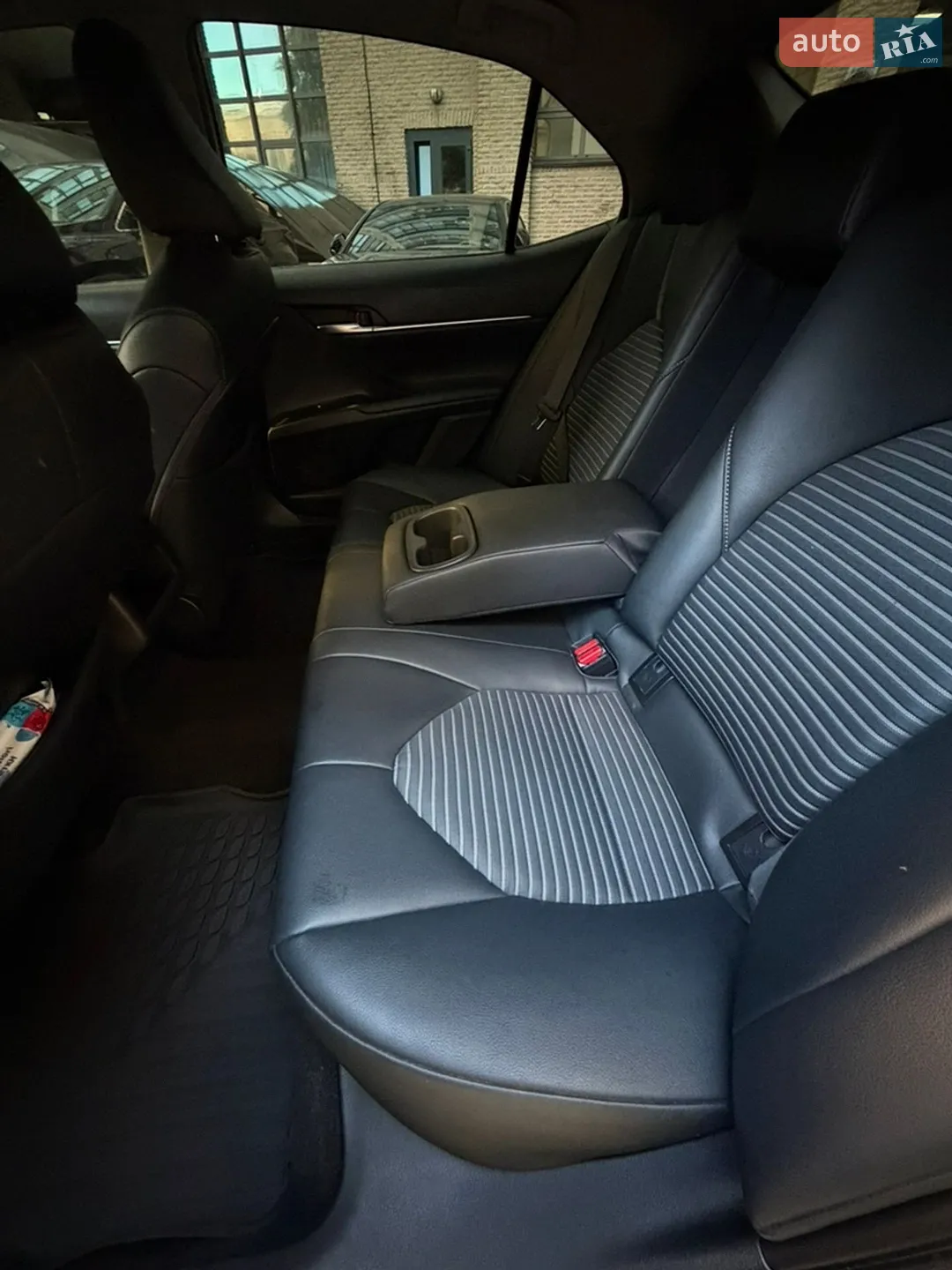 2018 Toyota Camry - мініатюра 12