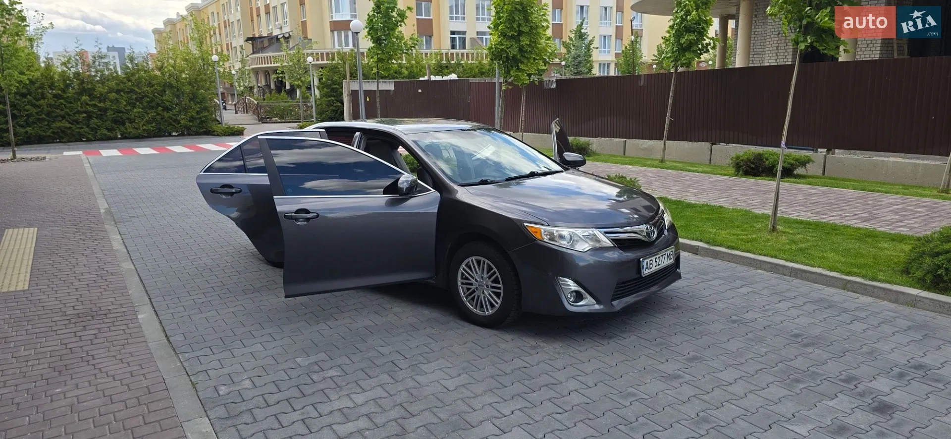 2012 Toyota Camry - мініатюра 13