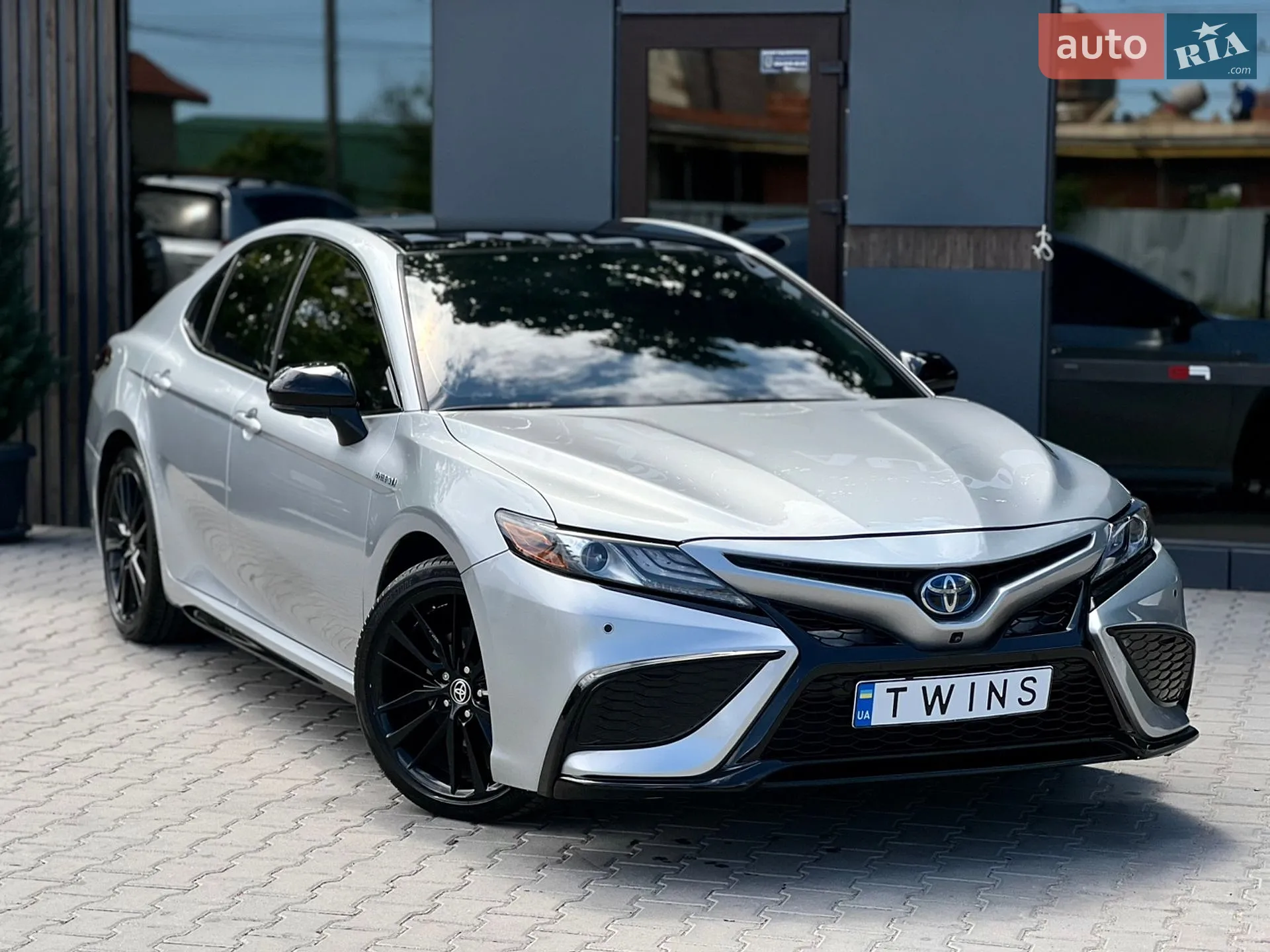 2020 Toyota Camry - мініатюра 3