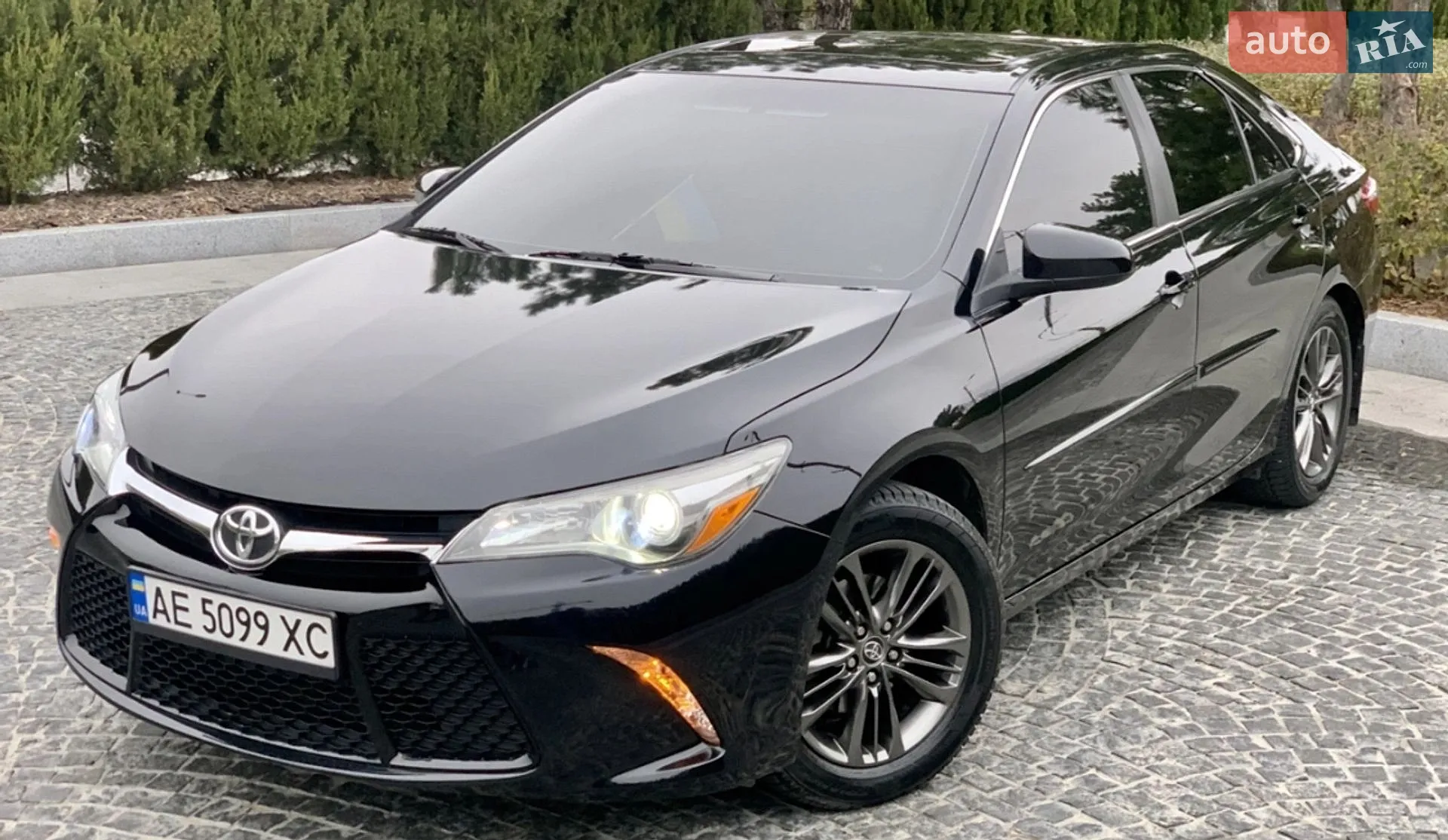 2016 Toyota Camry - фото 1