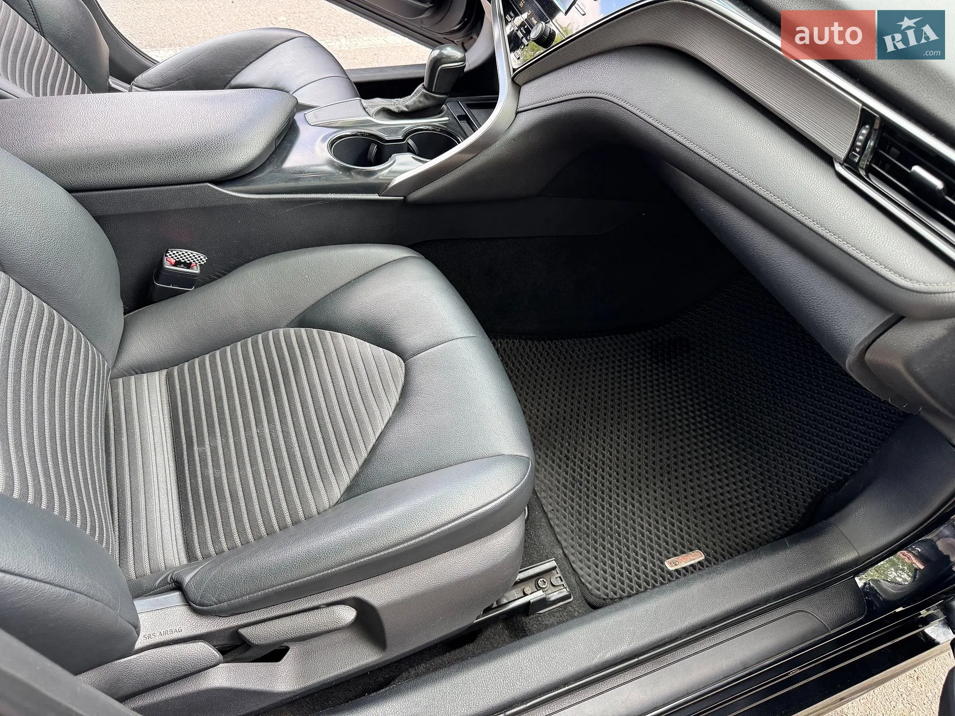 2019 Toyota Camry - мініатюра 17