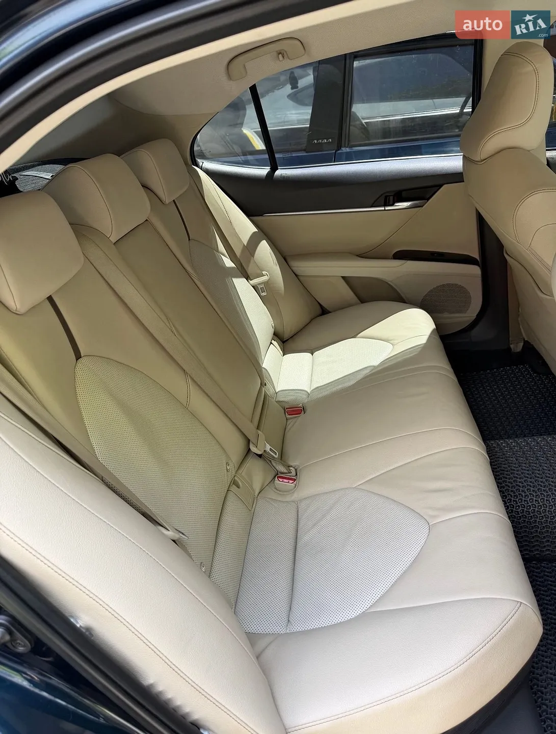 2020 Toyota Camry - мініатюра 3