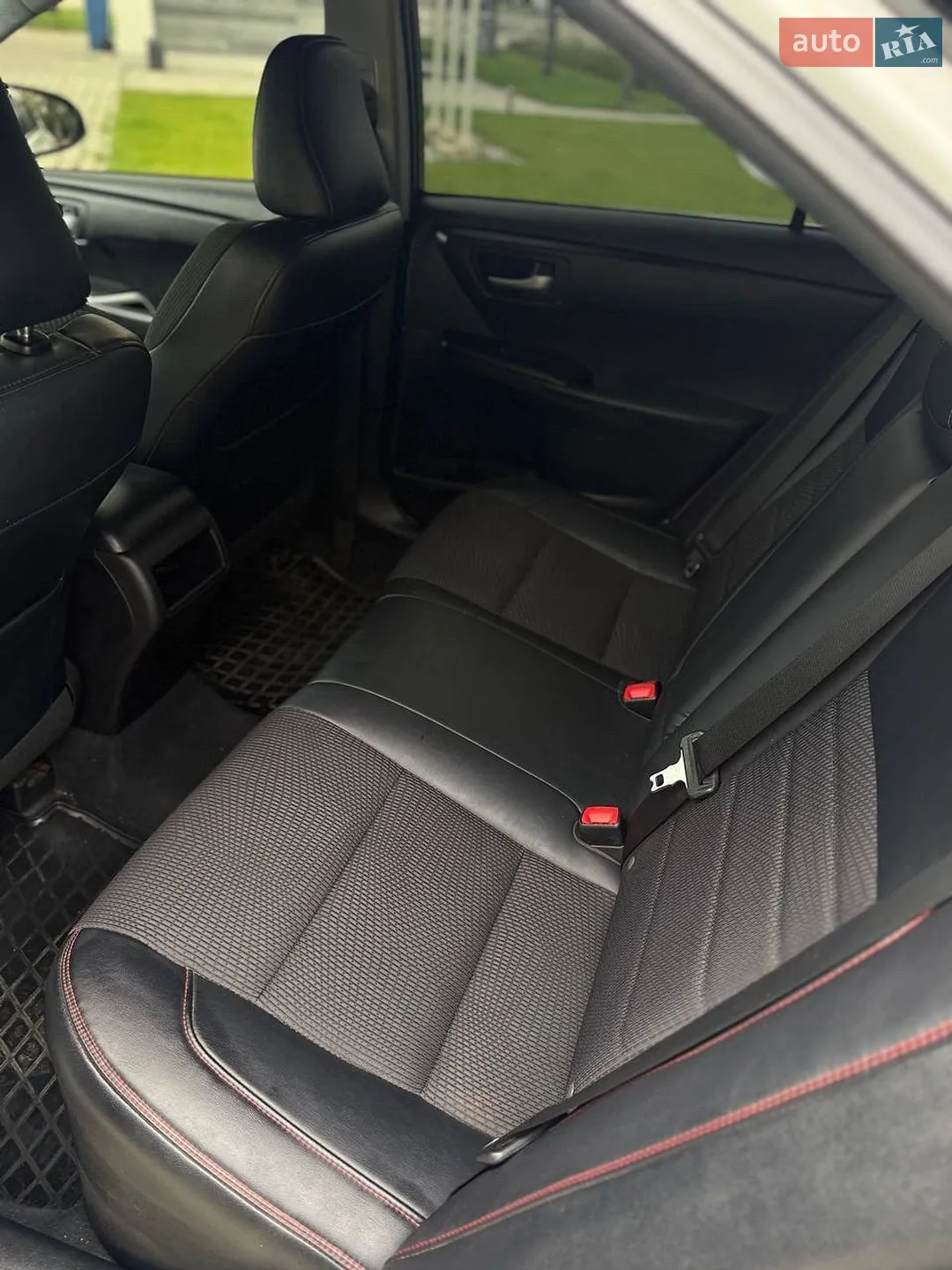 2016 Toyota Camry - мініатюра 17