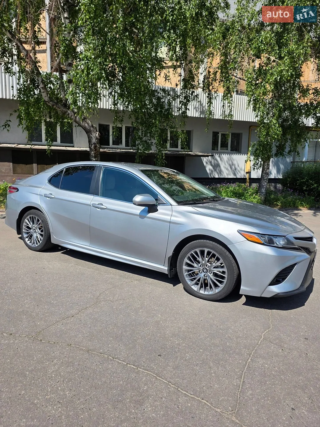 2019 Toyota Camry - мініатюра 2