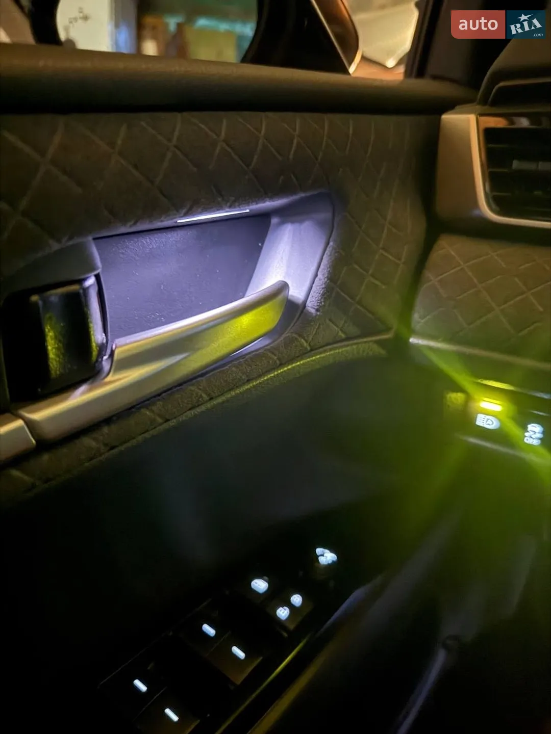 2025 Toyota Camry - мініатюра 2