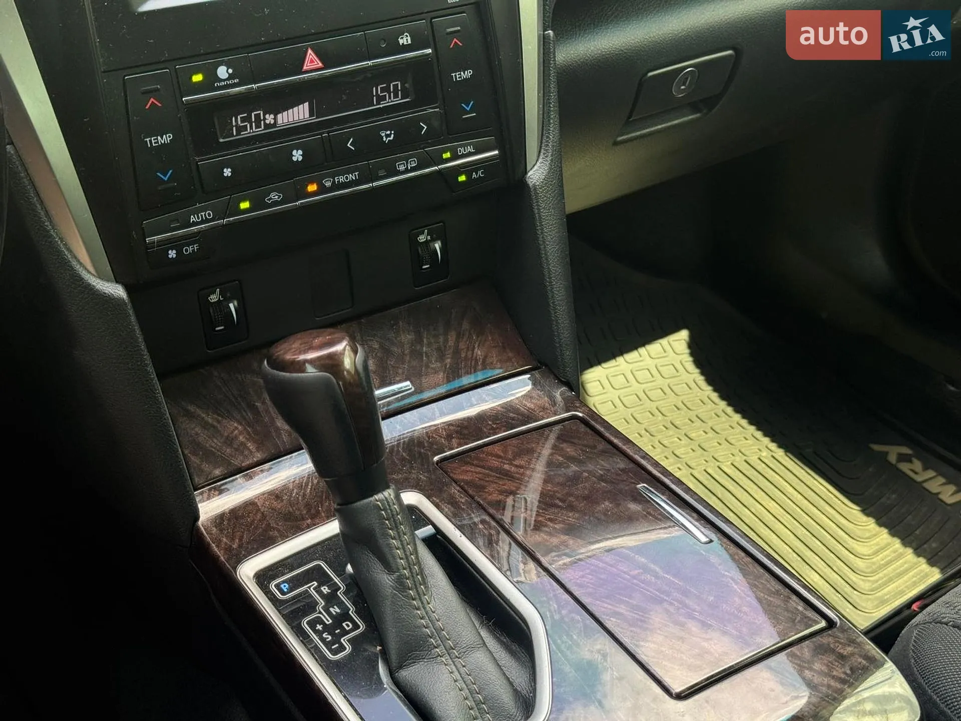 2016 Toyota Camry - мініатюра 18