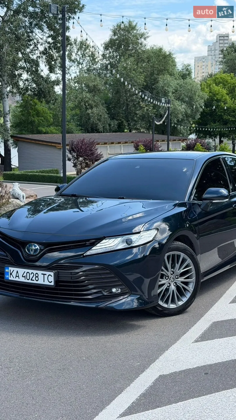 2020 Toyota Camry - мініатюра 3