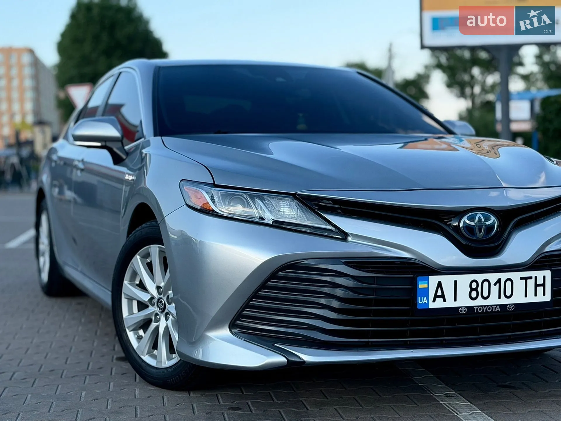 2019 Toyota Camry - мініатюра 2