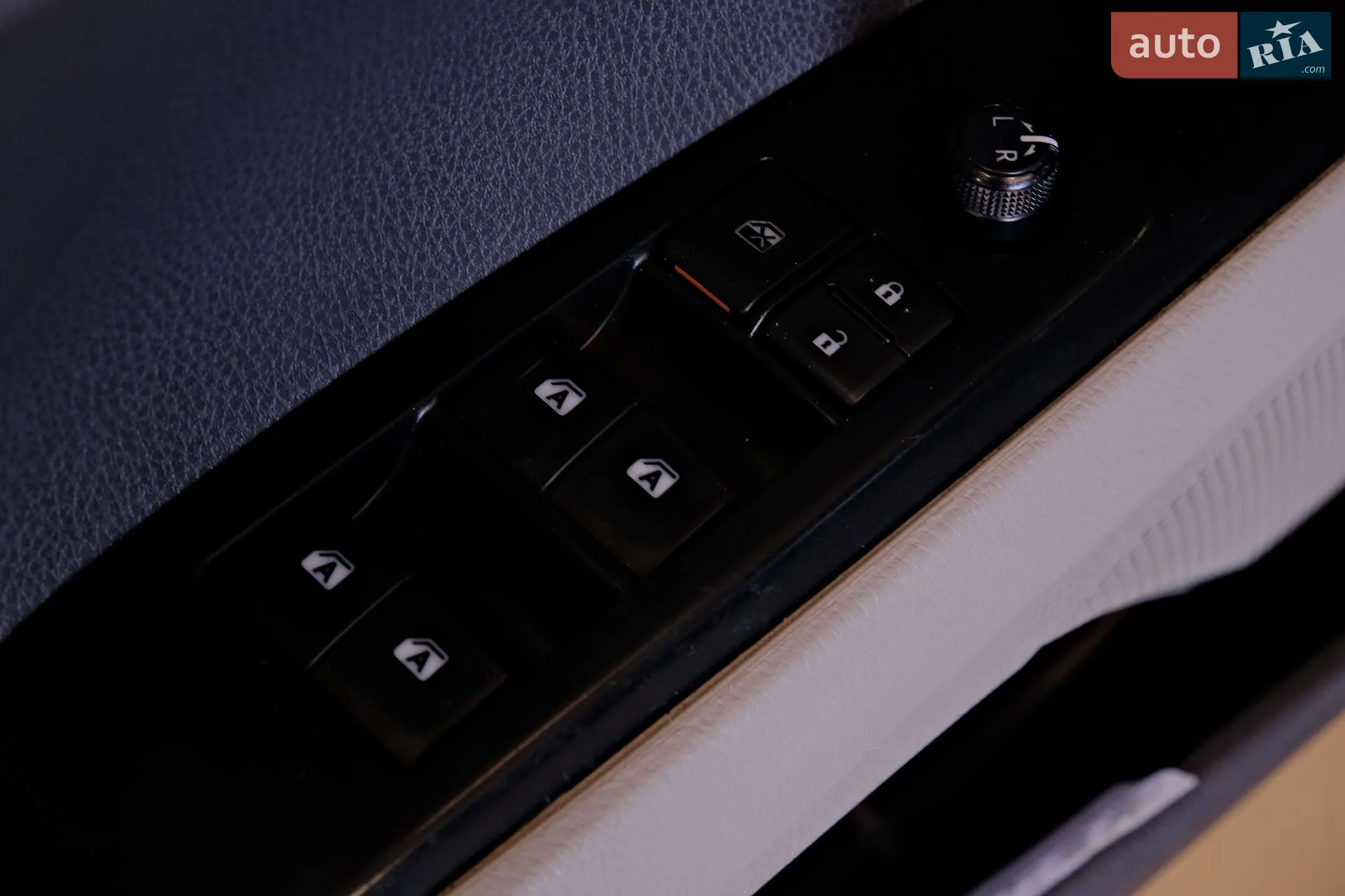 2019 Toyota Camry - мініатюра 21
