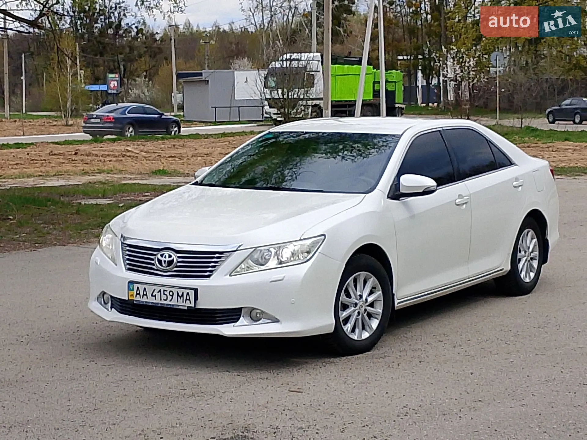 2011 Toyota Camry - фото 1
