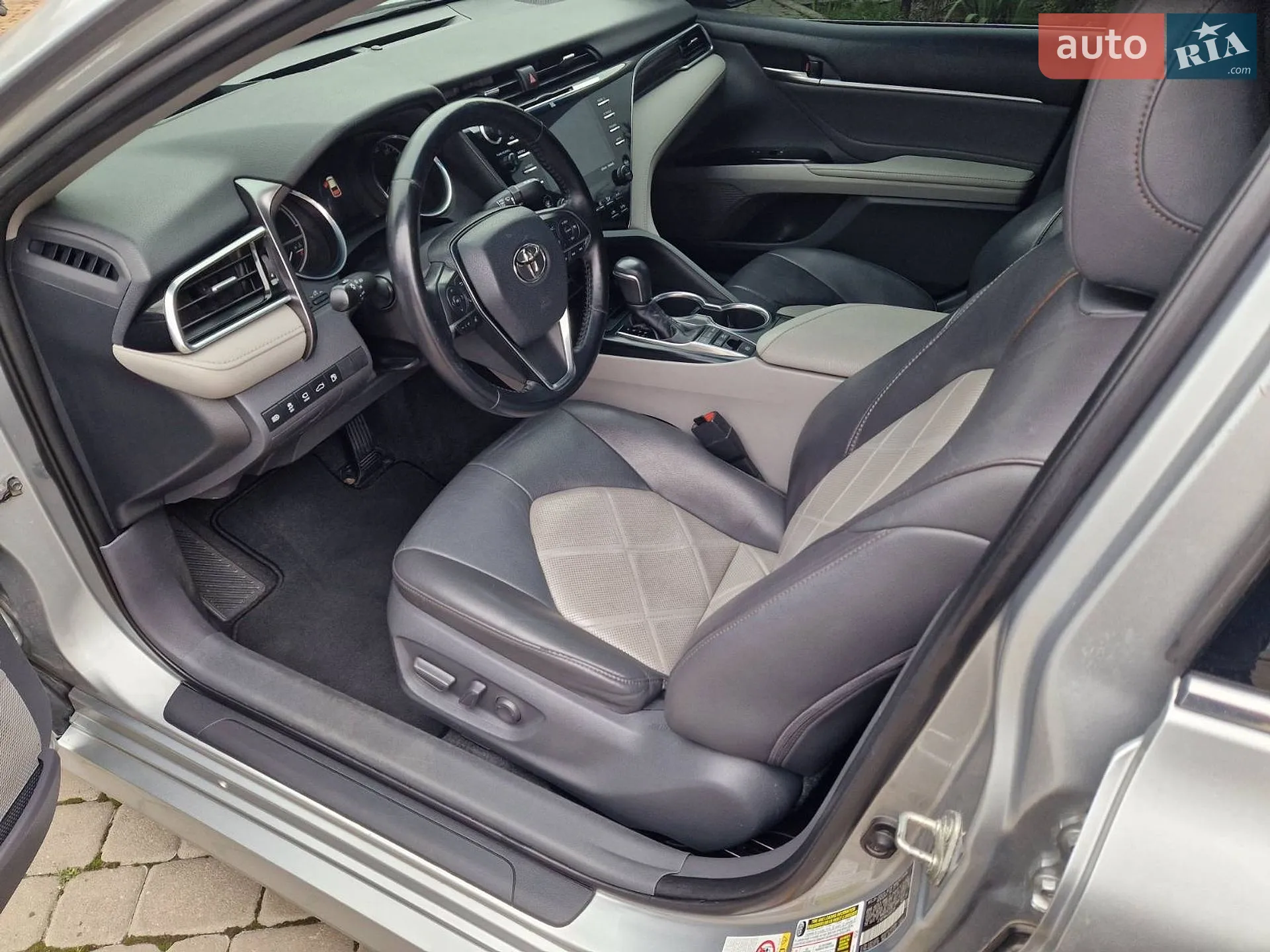 2018 Toyota Camry - мініатюра 3