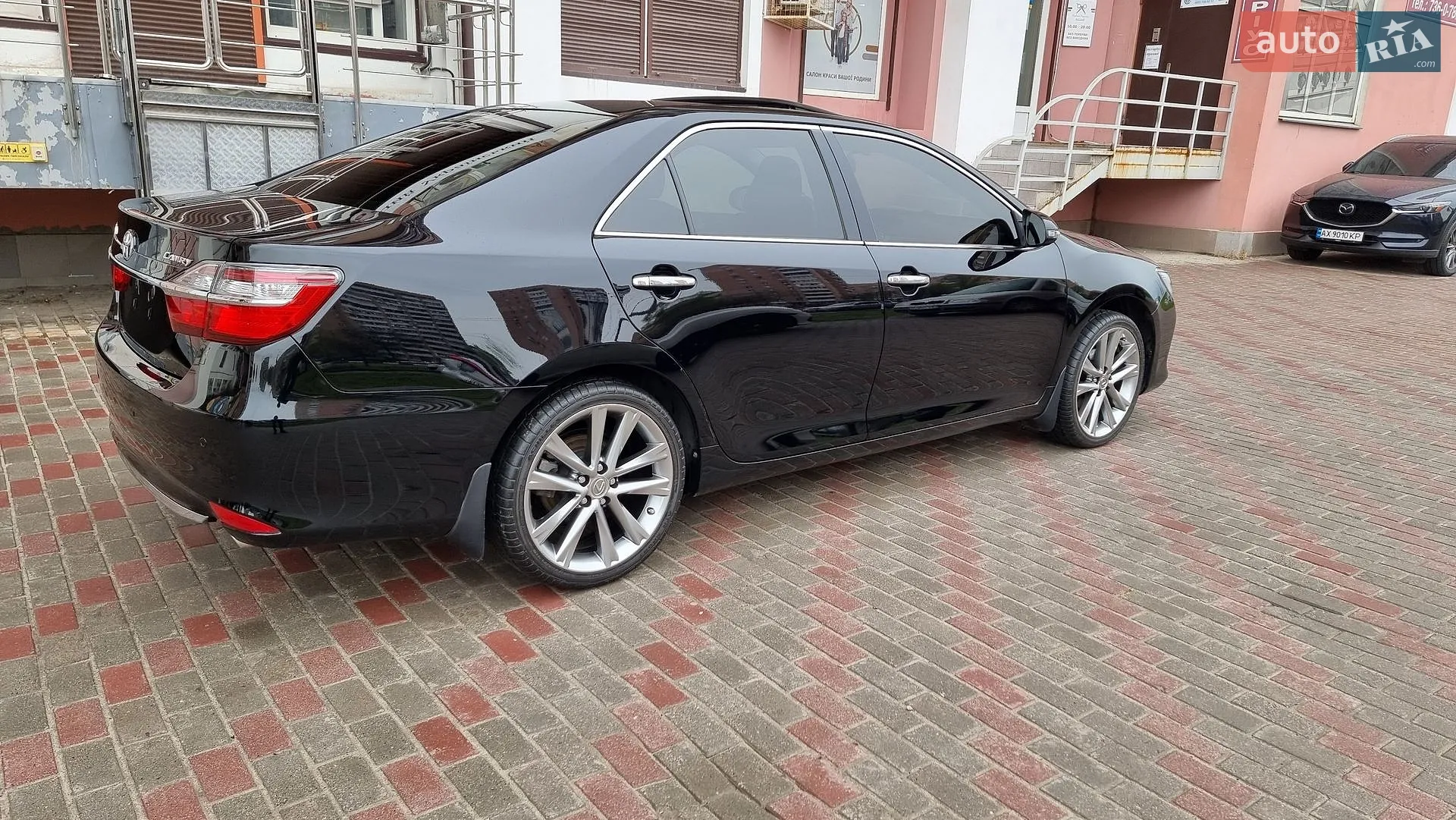 2015 Toyota Camry - фото 1