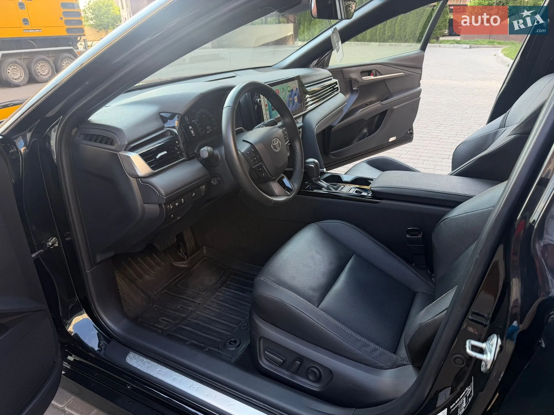 2025 Toyota Camry - мініатюра 10