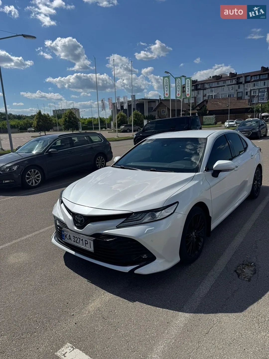 2020 Toyota Camry - мініатюра 2