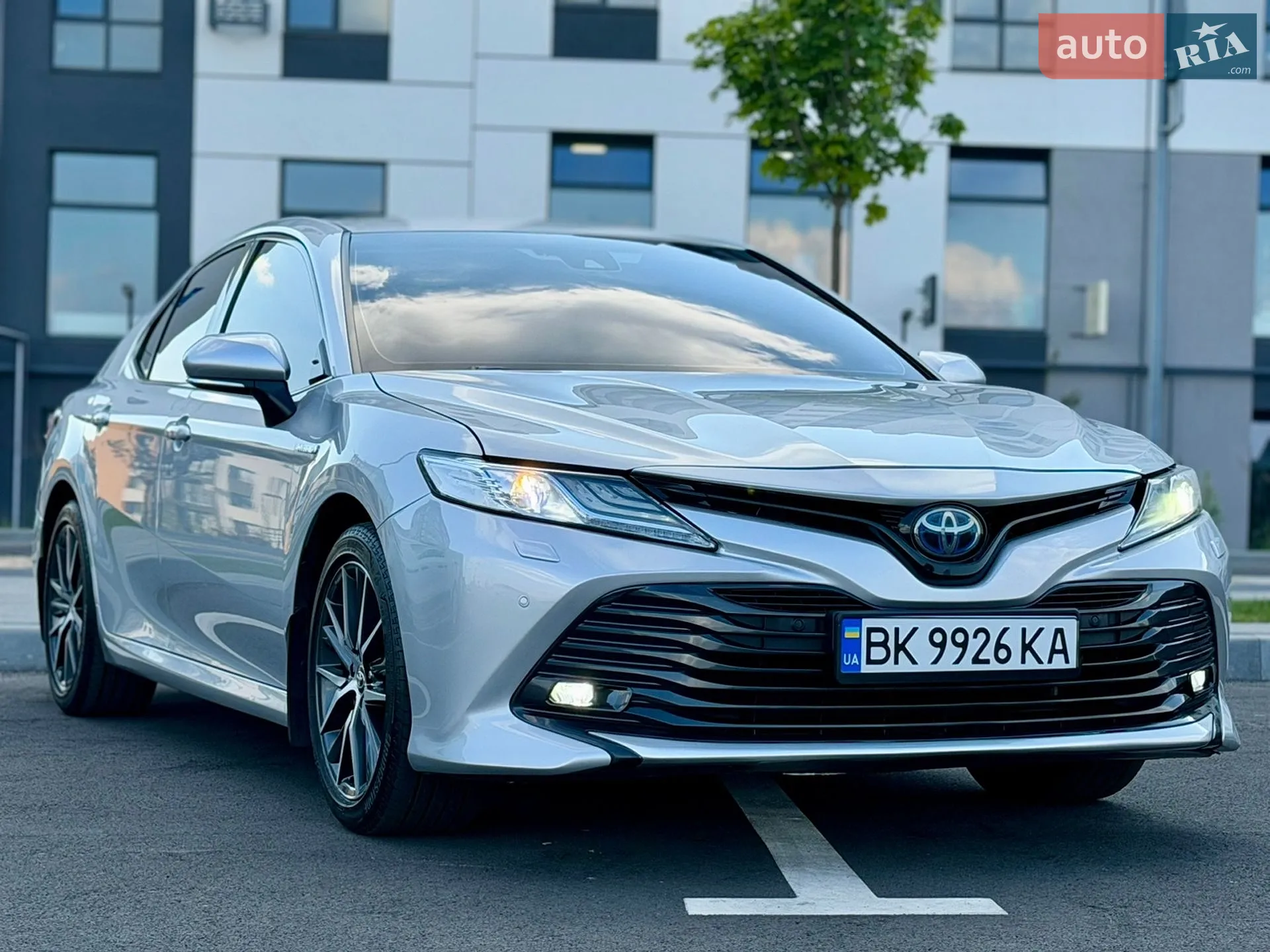 2020 Toyota Camry - фото 1