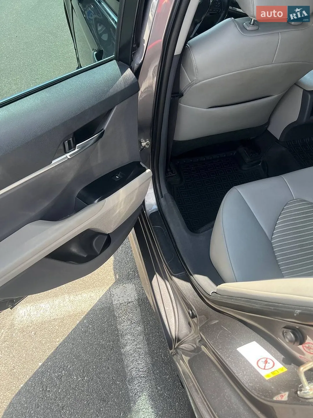 2018 Toyota Camry - мініатюра 18