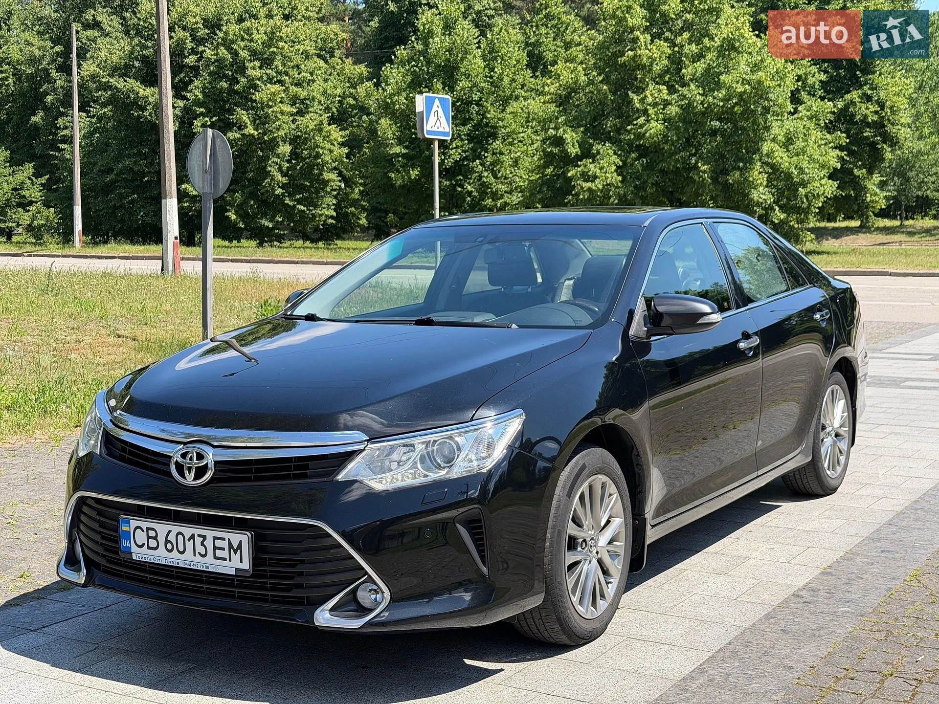 2015 Toyota Camry - фото 1