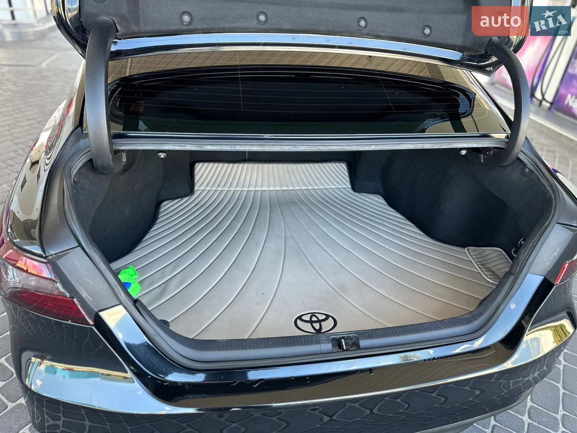 2017 Toyota Camry - мініатюра 19