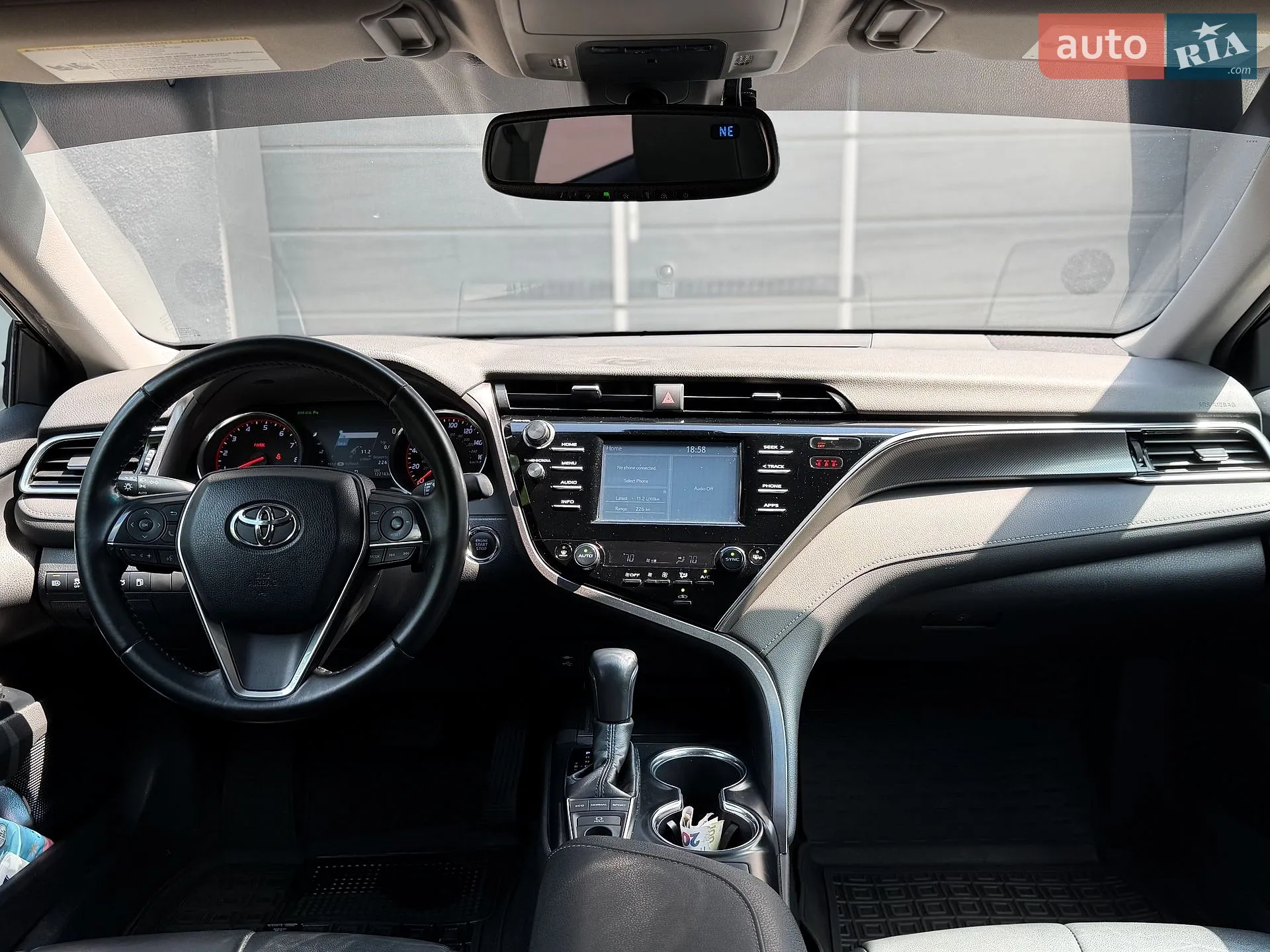 2018 Toyota Camry - мініатюра 18