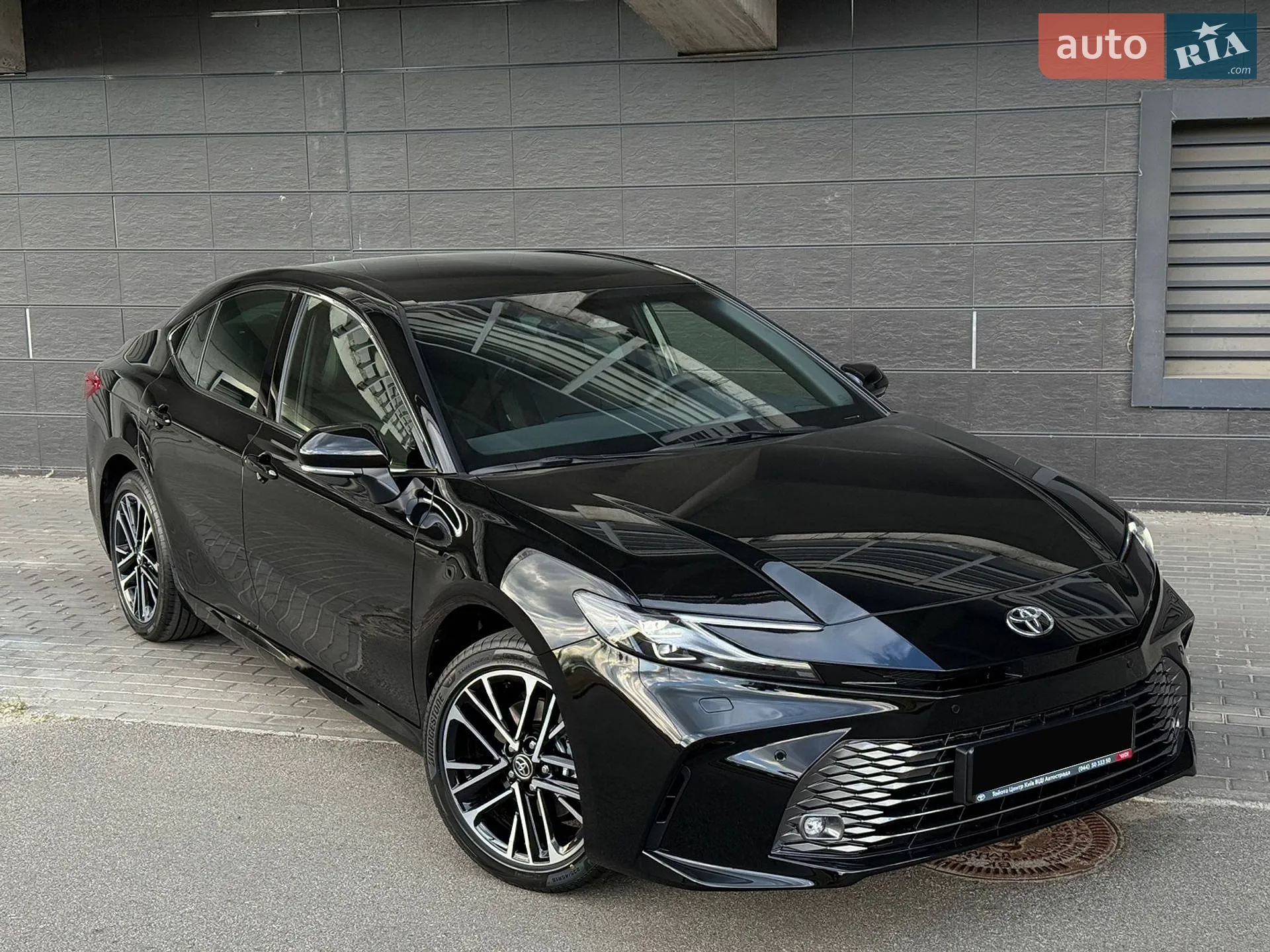 2025 Toyota Camry - фото 1