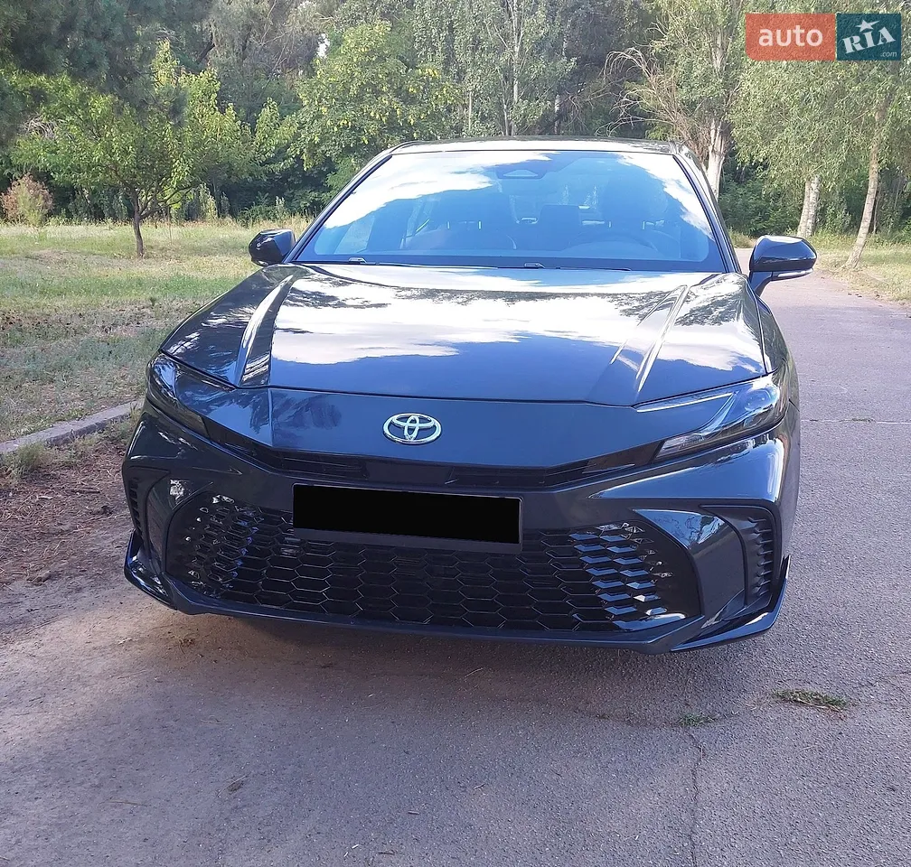 Toyota Camry 2025 photo 2