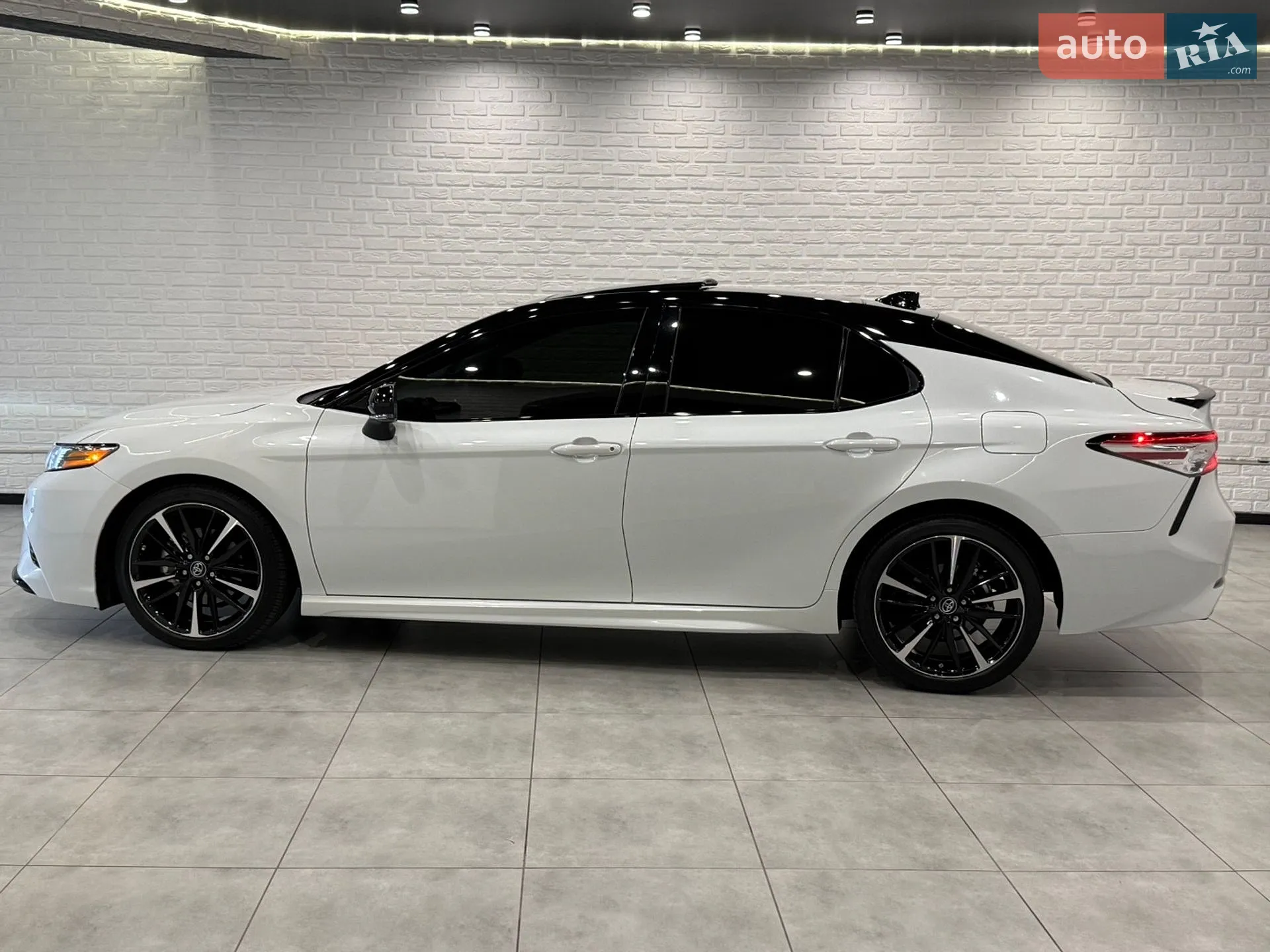 2019 Toyota Camry - мініатюра 20