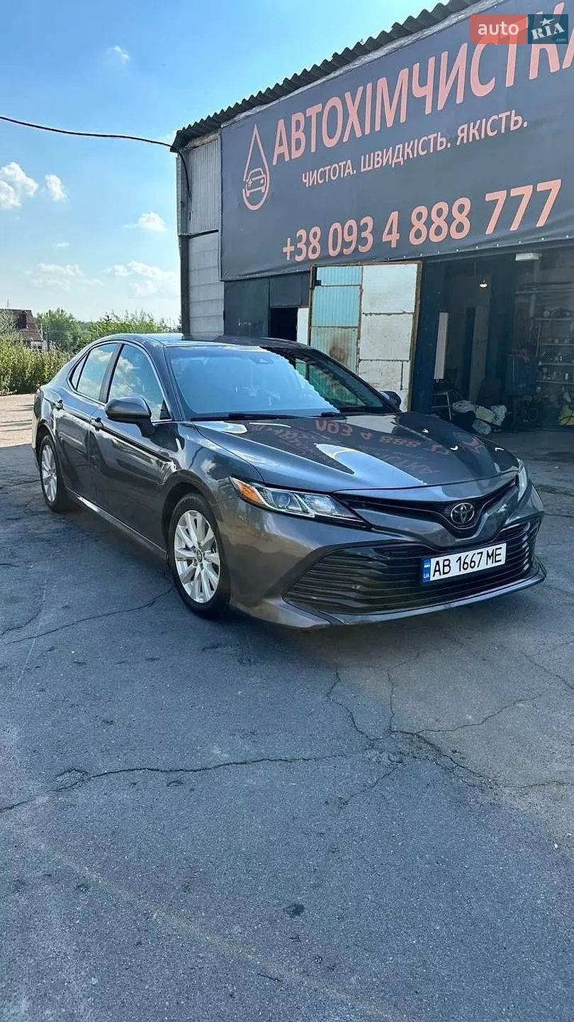 2020 Toyota Camry - мініатюра 3