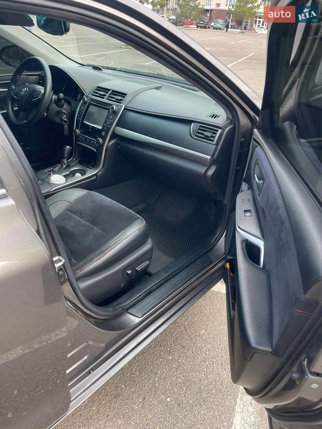 2016 Toyota Camry - фото 1