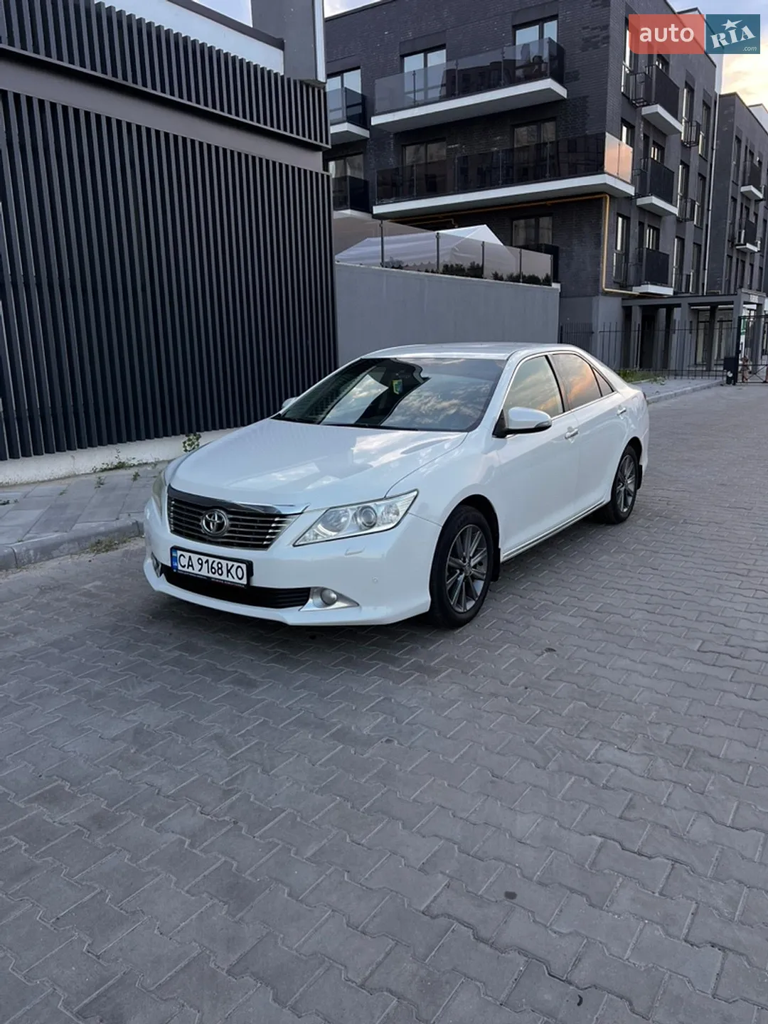 2012 Toyota Camry - фото 1