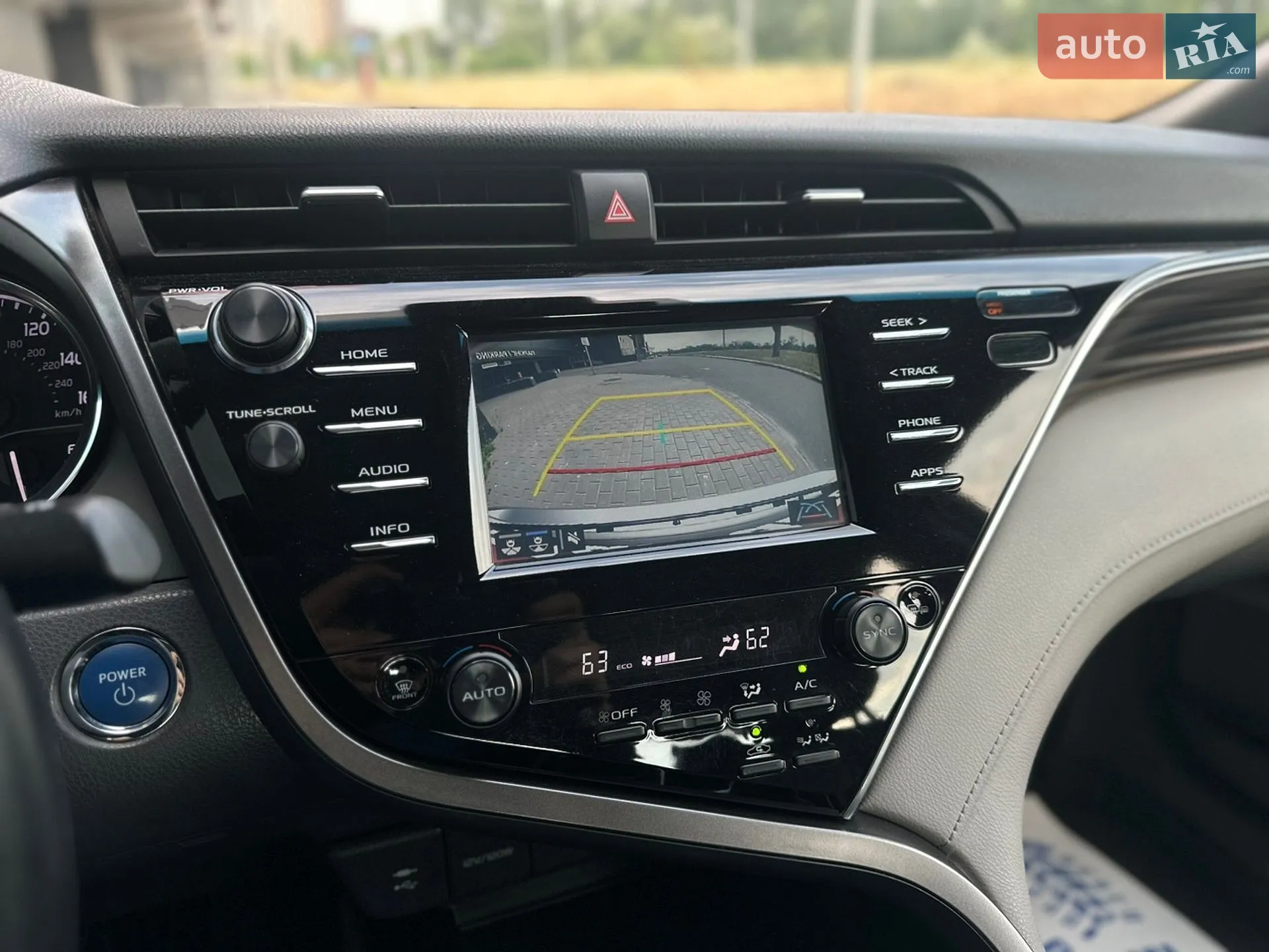 2017 Toyota Camry - мініатюра 16