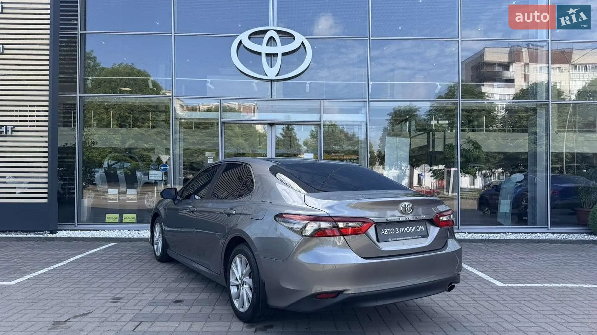 2021 Toyota Camry - мініатюра 2