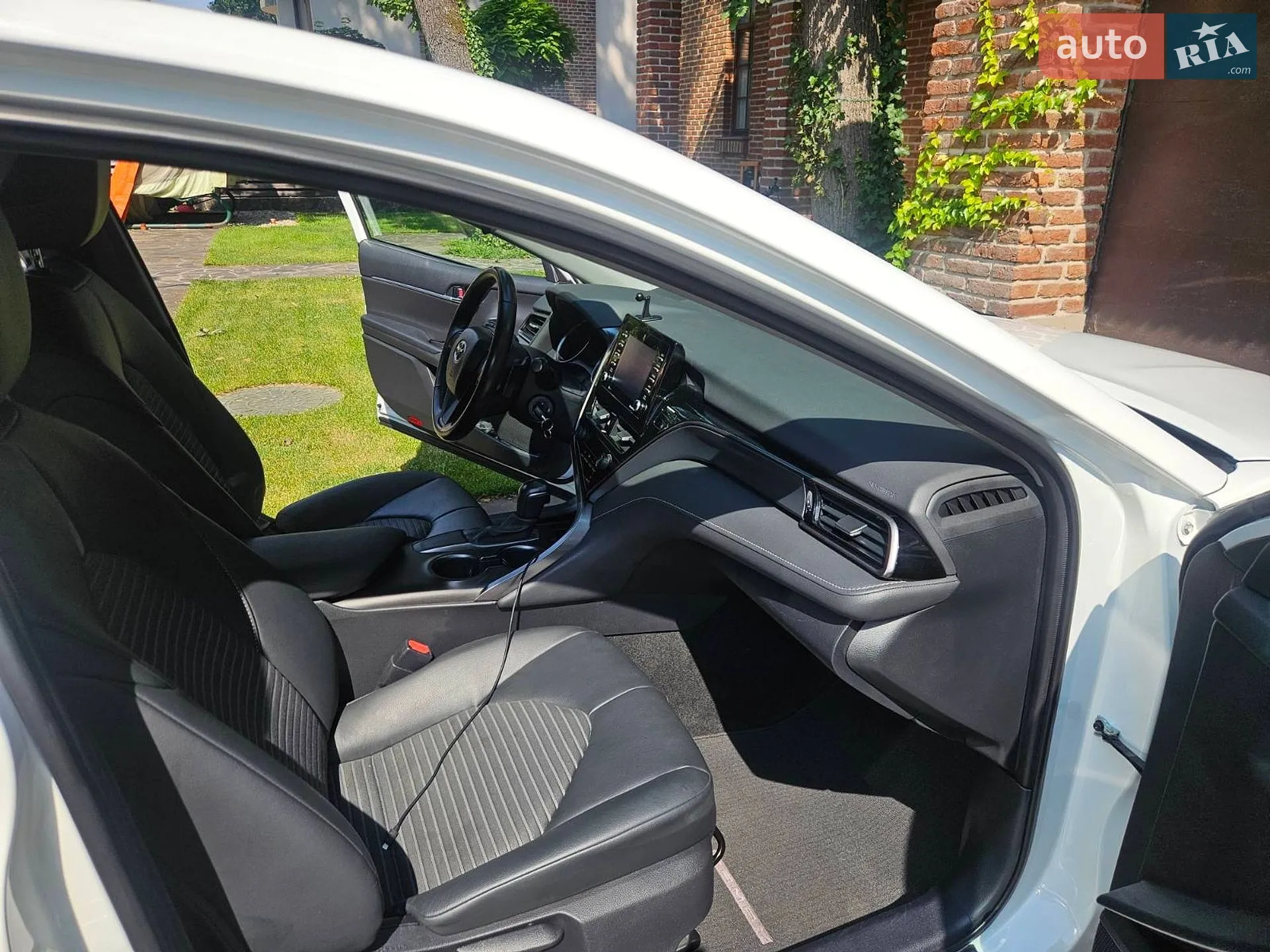 2021 Toyota Camry - мініатюра 18
