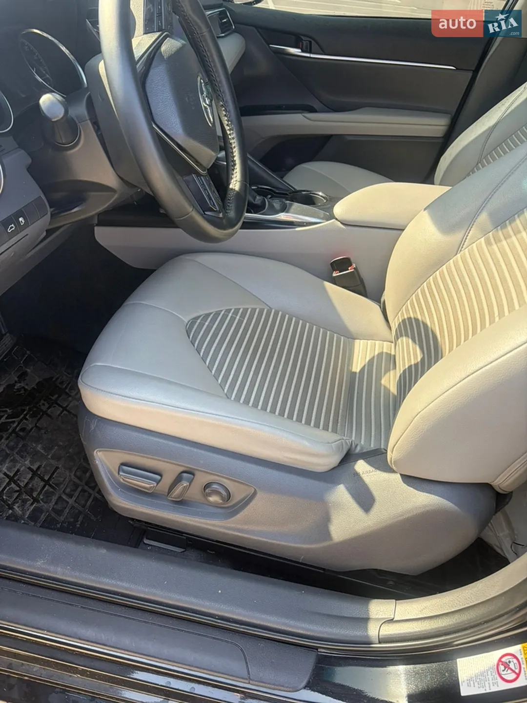 2018 Toyota Camry - мініатюра 4