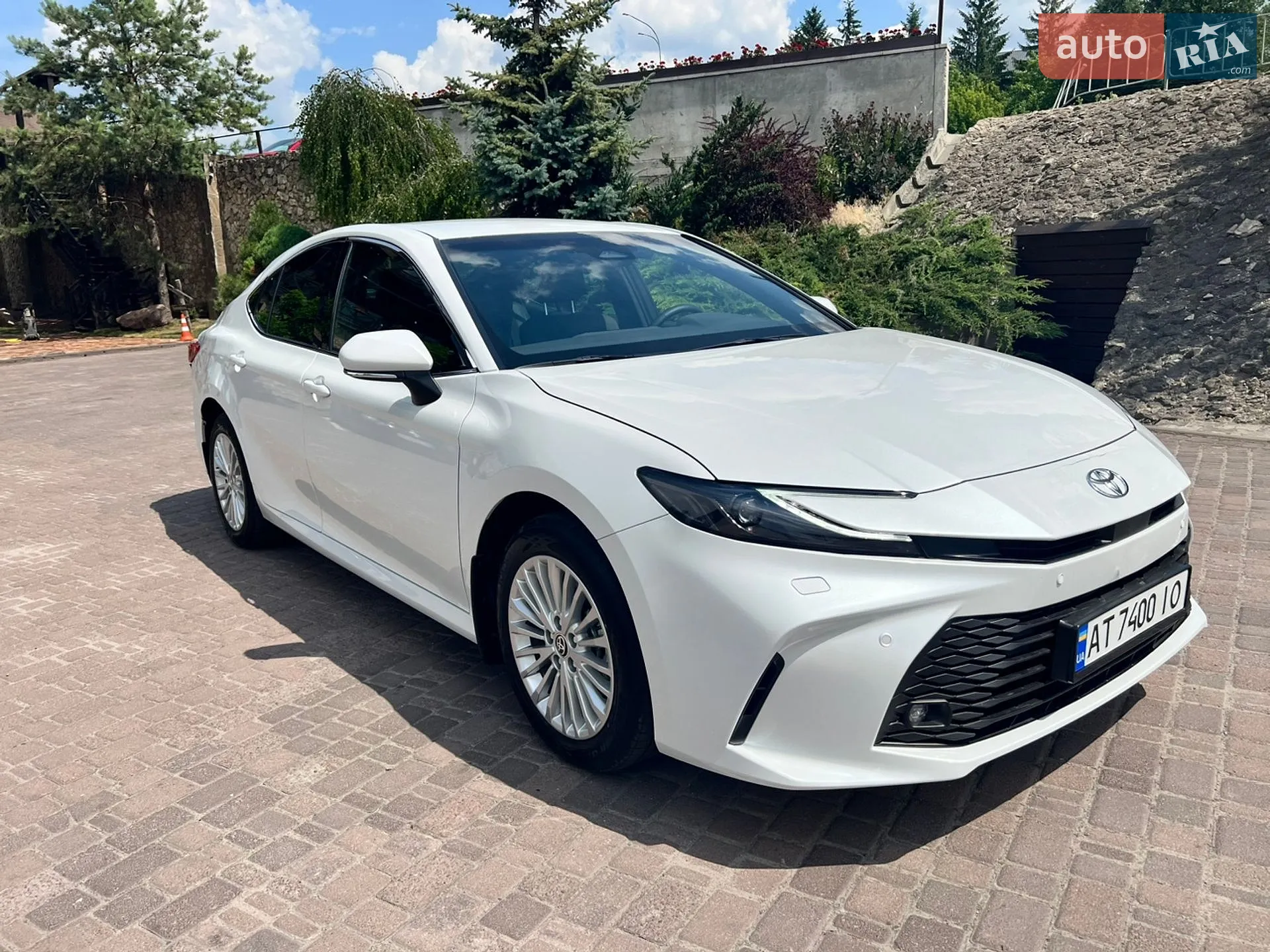 2025 Toyota Camry - фото 1