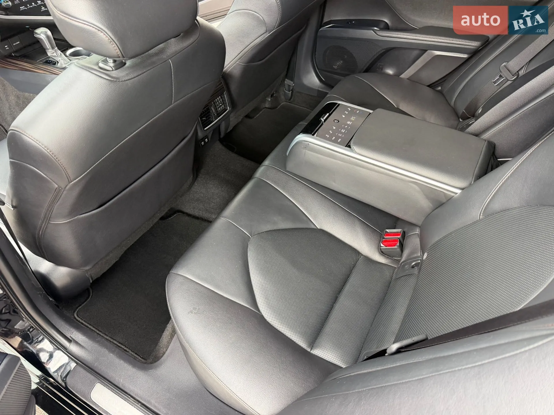 2019 Toyota Camry - мініатюра 42