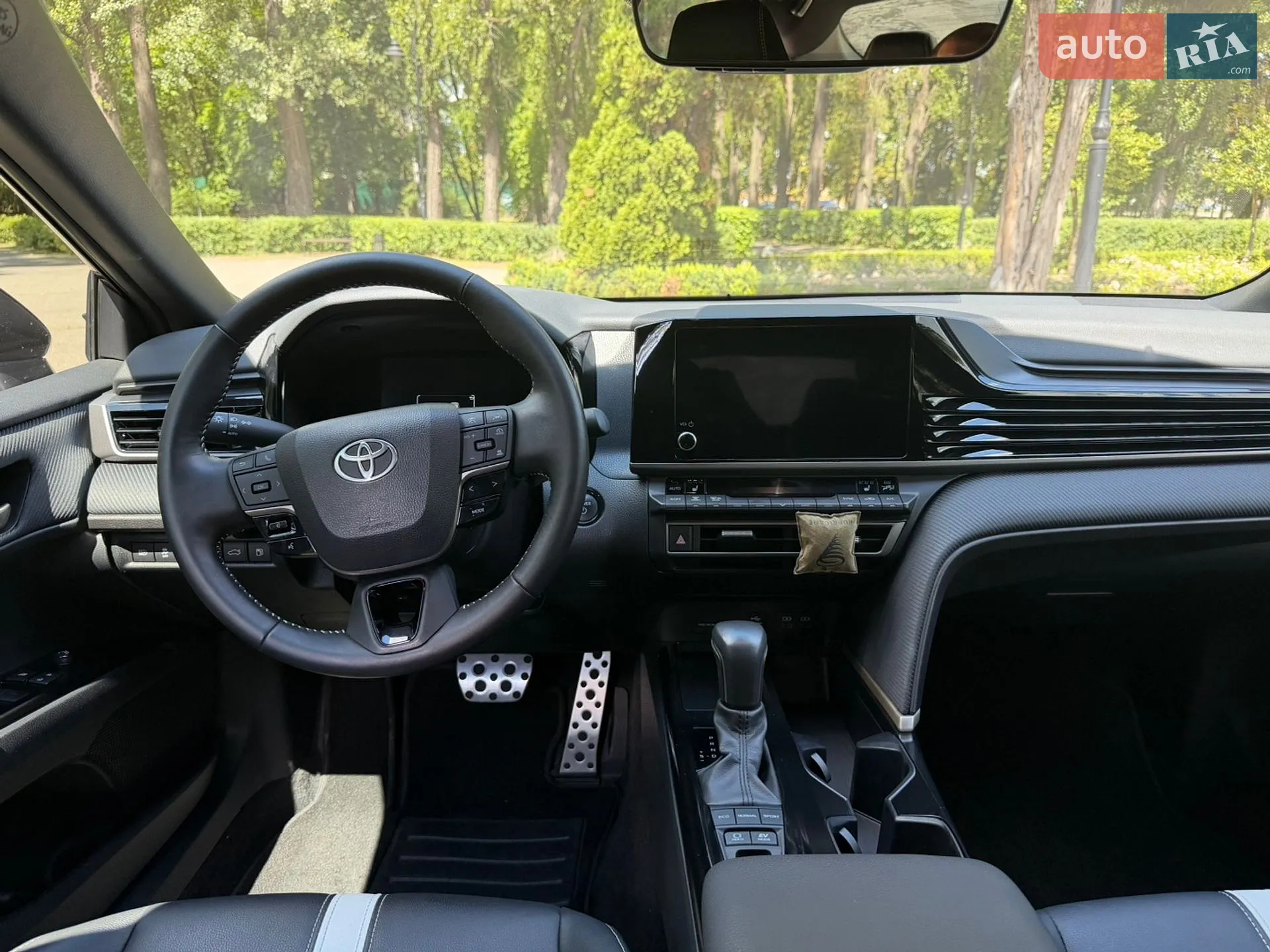 2025 Toyota Camry - мініатюра 21