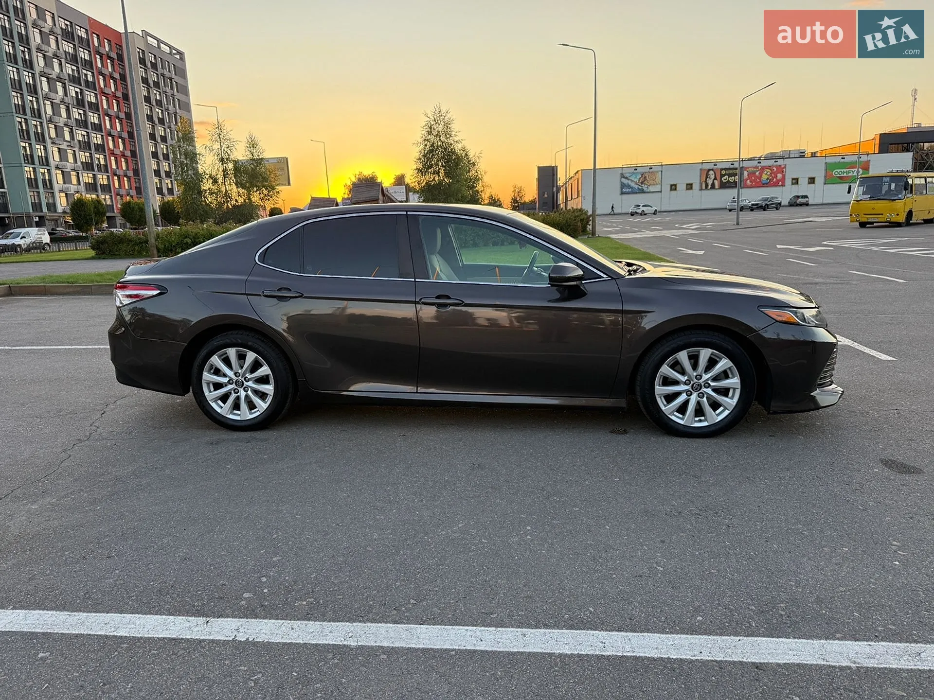 2018 Toyota Camry - мініатюра 10