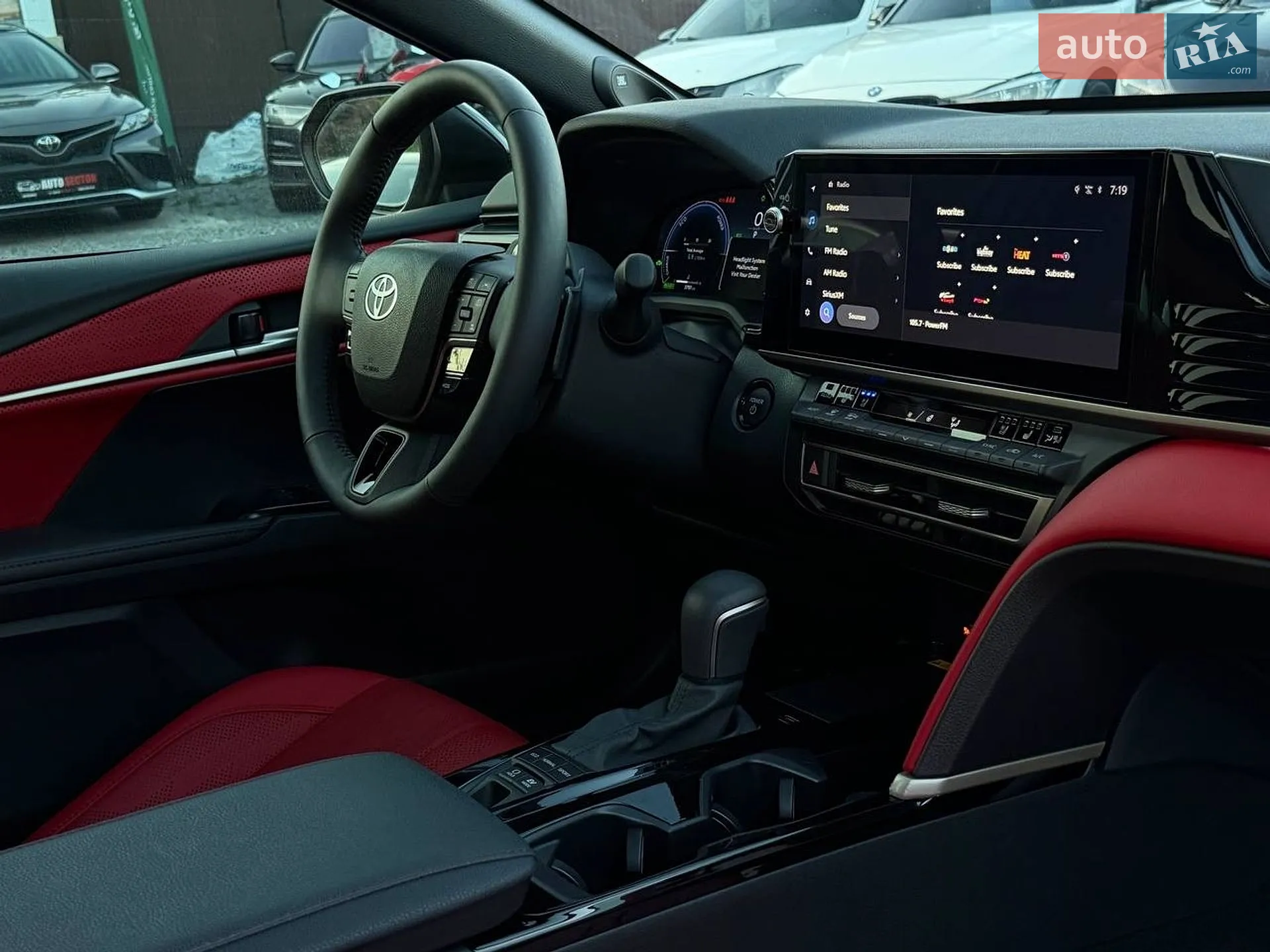 2025 Toyota Camry - мініатюра 25