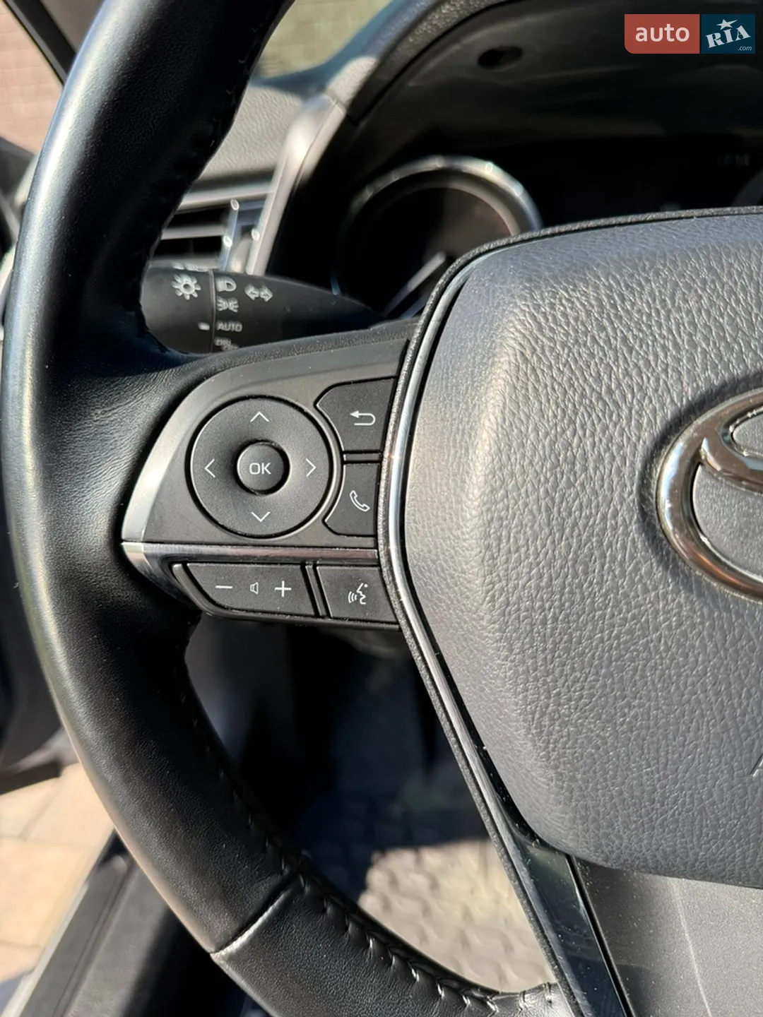 2018 Toyota Camry - мініатюра 17