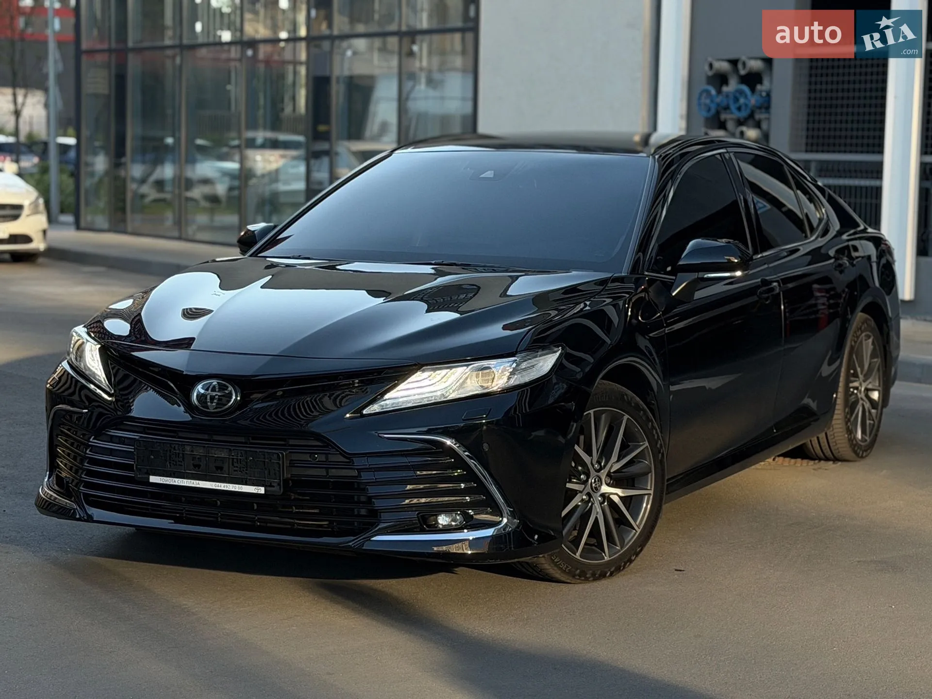 2021 Toyota Camry - фото 1