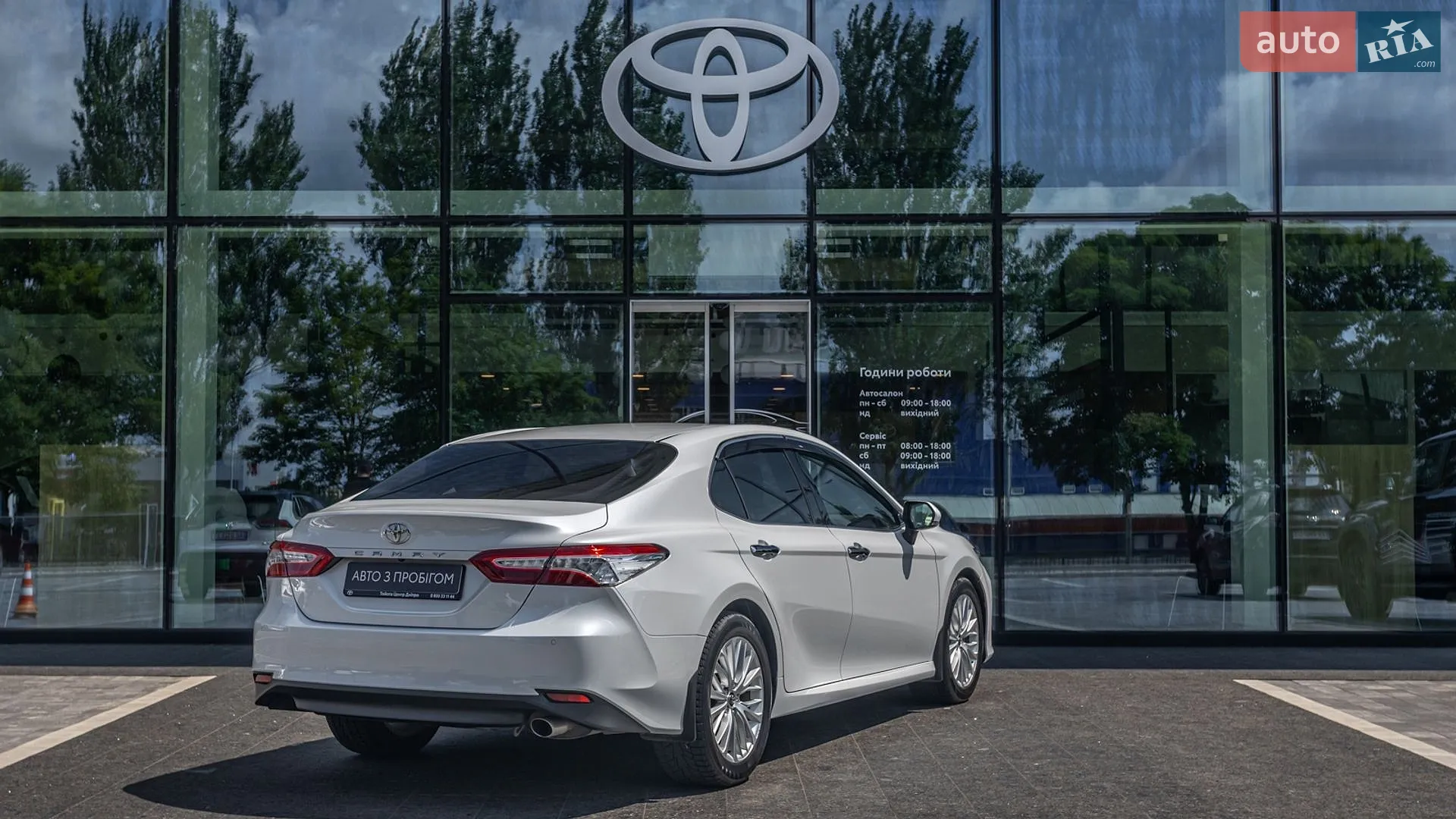 2019 Toyota Camry - мініатюра 18