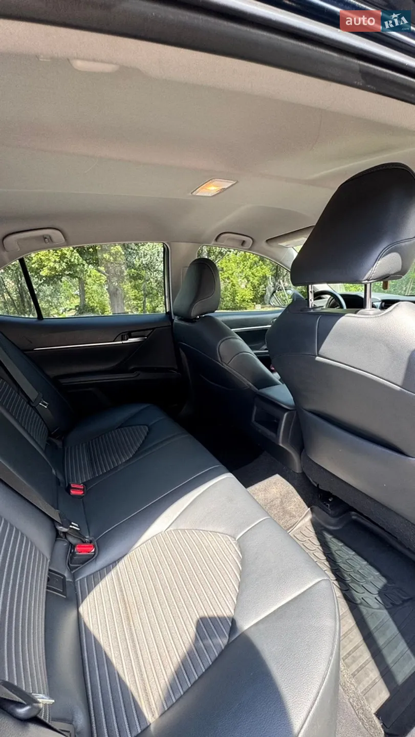 2018 Toyota Camry - мініатюра 18