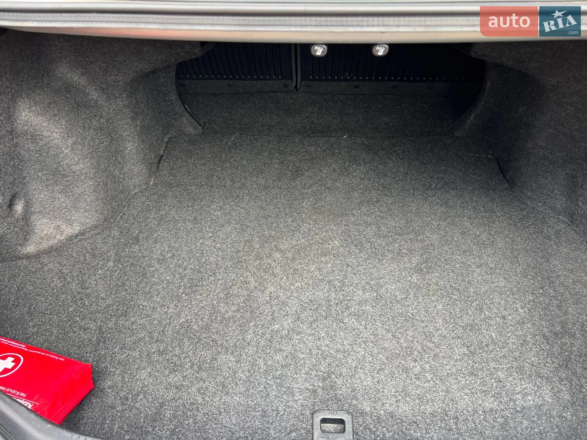 2016 Toyota Camry - мініатюра 13