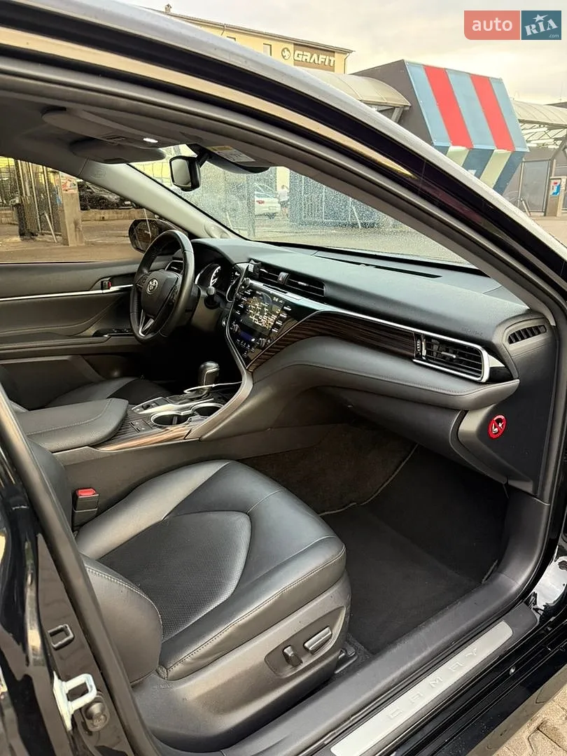 2017 Toyota Camry - мініатюра 19