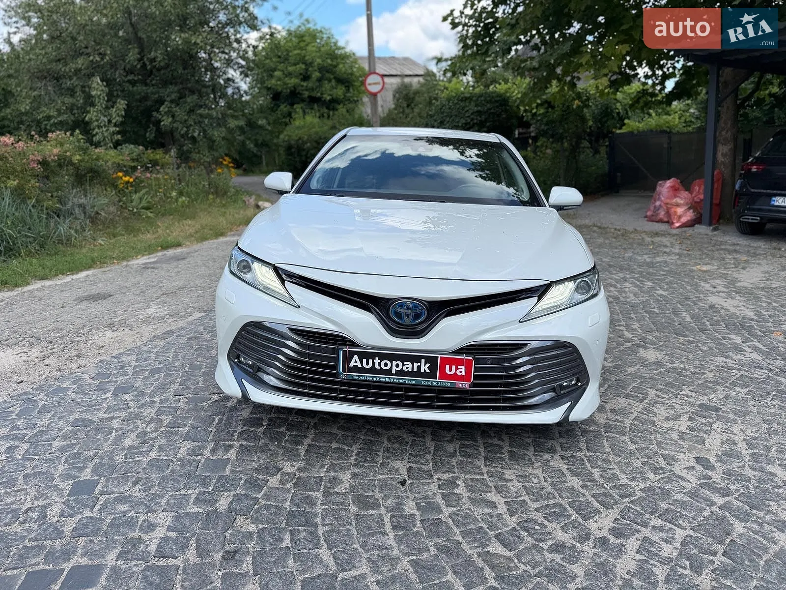2019 Toyota Camry - мініатюра 2